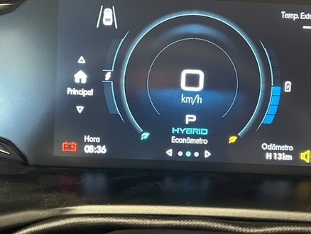 Painel do Fiat Fastback micro-híbrido vazado no Instagram
