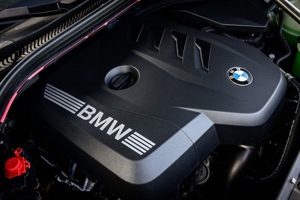 BMW X3 30 xDrive M Sport vem com mesmo 2.0 do Série 3 — Foto: Divulgação