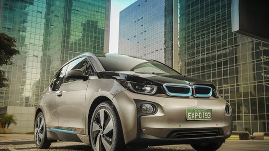 BMW i3 desembarca no Brasil
por R$ 225.950