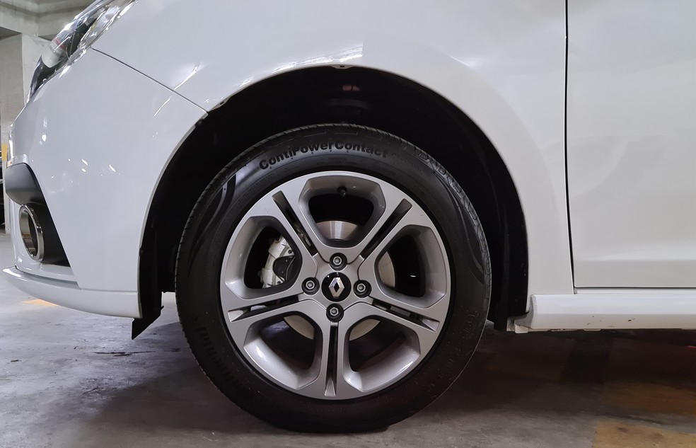 As rodas de 16" também são opcionais de R$ 900 — Foto: Rodrigo Ribeiro/Auto News Brasil