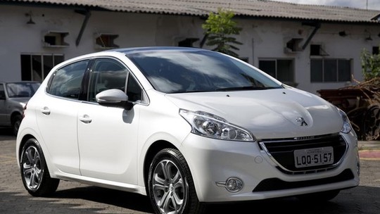 Peugeot lança novos kits de acessórios para 208 e 308