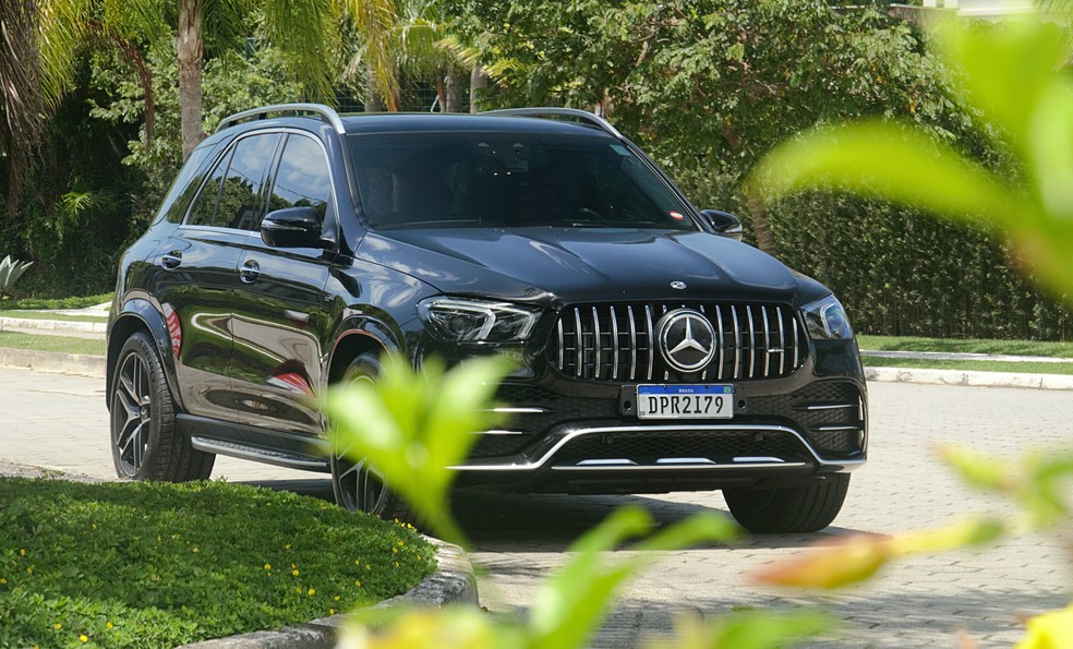 No Mercedes-AMG GLE 53 são quatro modos de condução: "Comfort", "Sport", "Sport+" e "Individual" — Foto: André Schaun 
