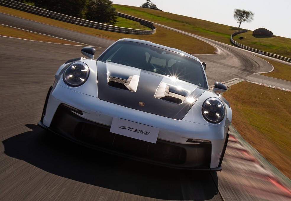 Porsche 911 GT3 RS precisa de um piloto para ter todo o potencial extraído — Foto: Divulgação