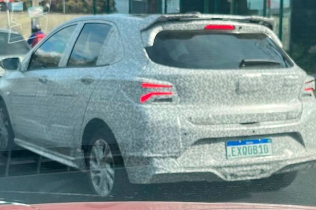 Novo Chevrolet Onix flagrado durante testes em Teresina (PI)