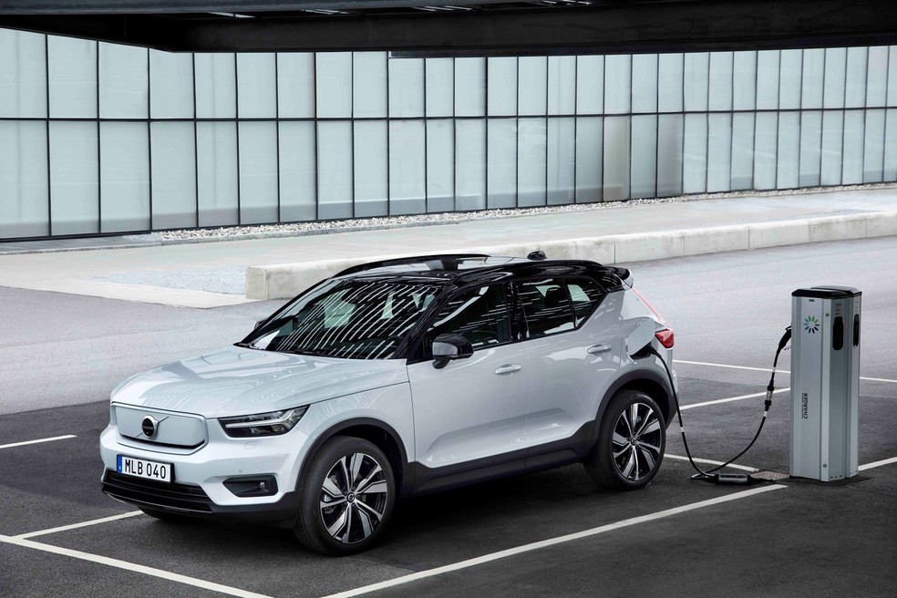Volvo XC40 é o primeiro elétrico da marca e vai estrear ainda este no Brasil — Foto: Divulgação