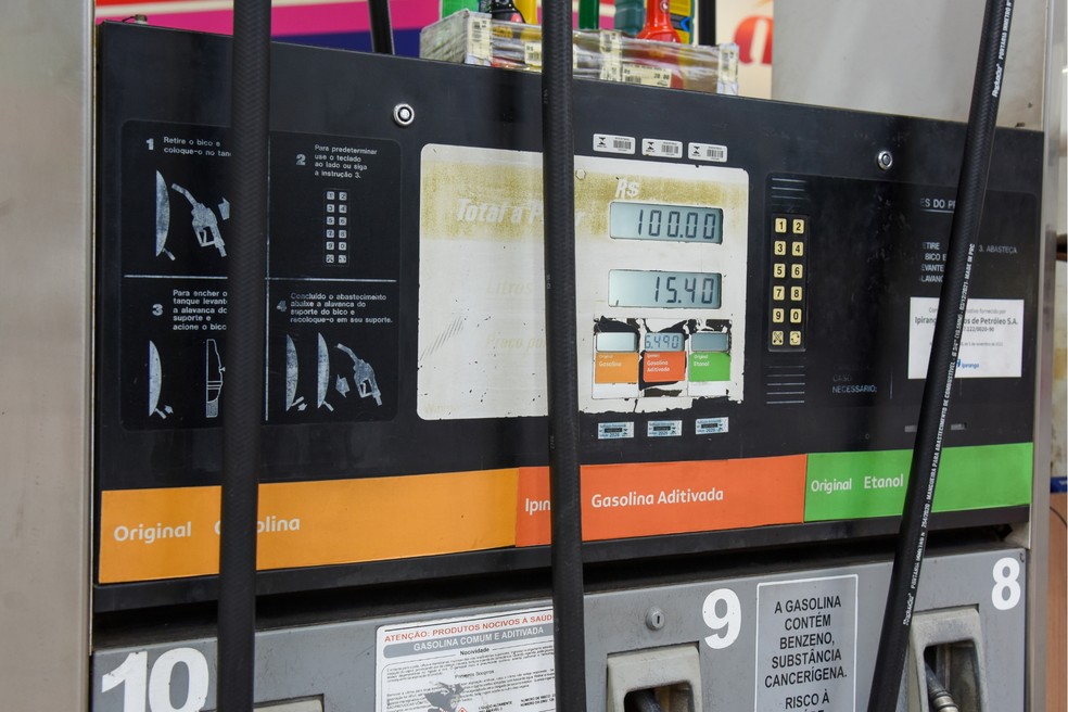 Veja quais impostos são coletados toda vez que você abastece o seu carro — Foto: Murilo Goes/Autoesporte