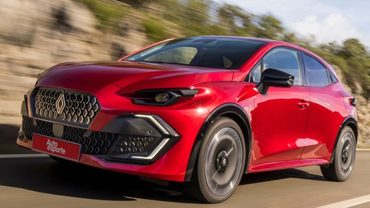 Teste: novo Renault Clio é híbrido, faz 25 km/l e deixa saudades no Brasil