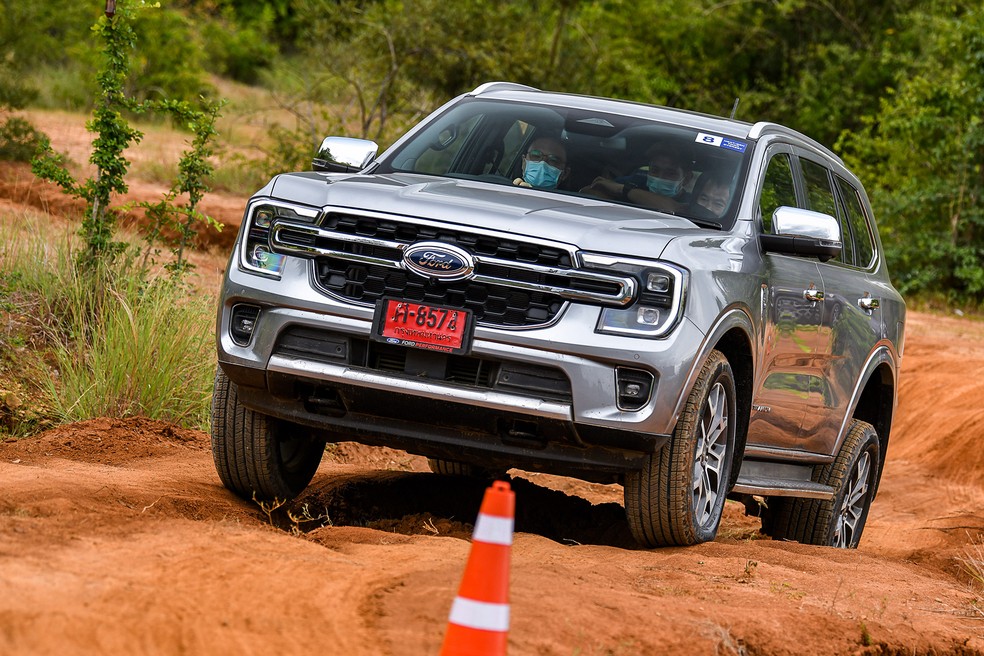 Ford Everest Titanium vendida na Tailândia — Foto: Divulgação/Ford
