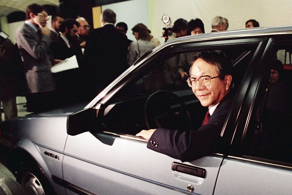 Tatsuro Toyoda no lançamento de um modelo na Califórnia, em 1984 — Foto: Paul Sakuma/AP