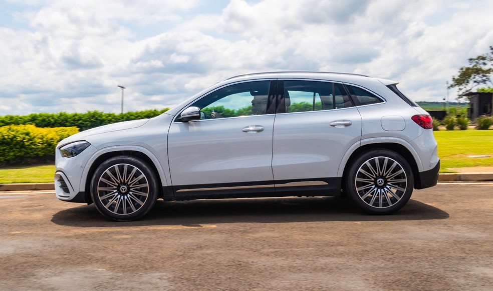 Mesmo com sistema híbrido leve, consumo do Mercedes-Benz GLA 200 não melhorou na estrada — Foto: André Paixão/Auto News Brasil