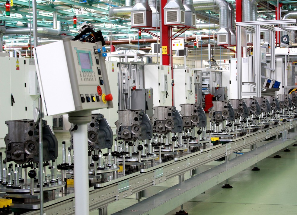 Fábrica de Betim (MG) será modernizada com maquinário importado de unidade fabril da empresa na Polônia — Foto: Fábrica de motores da Stellantis na Polônia/Divulgação