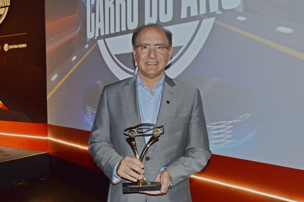 Miguel Fonseca recebe o Prêmio Carro do Ano (Foto: André Schaun/Auto News Brasil) — Foto: Auto Esporte