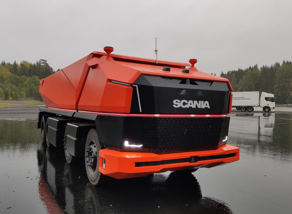Scania AXL em demonstração na Suécia — Foto: André Paixão/G1