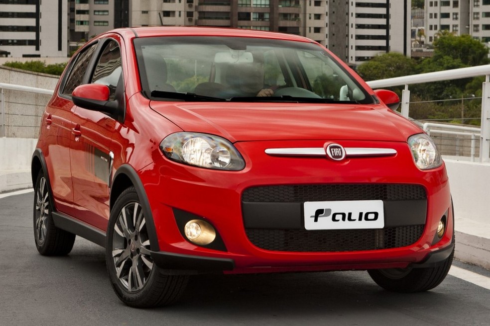 Fiat Palio Sporting era versão com motor 1.6 menos extrema que a antiga 1.8R — Foto: Divulgação/Fiat