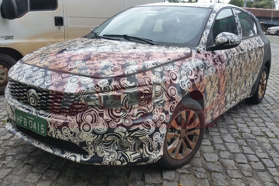 Fiat Tipo SW em testes na cidade de Paraty (RJ)