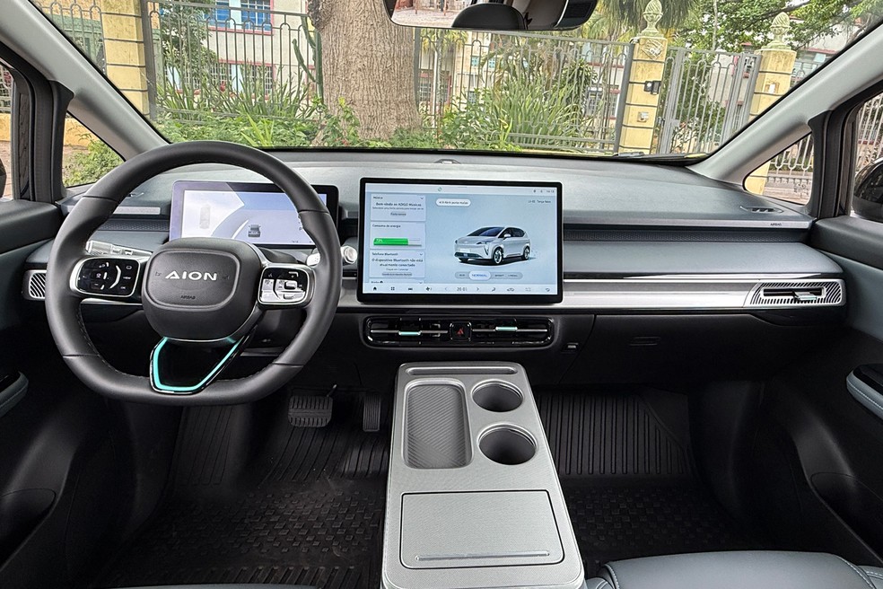 Não há comandos físicos na cabine do GAC Aion Y — Foto: André Paixão/Auto News Brasil