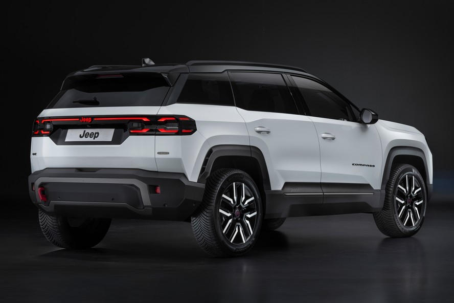 Novo Jeep Compass 4xe Overland - estática