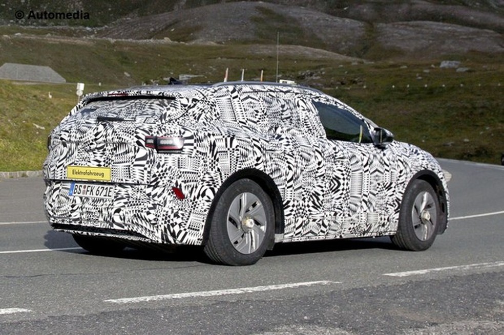 Antes chamado ID. Crozz como conceito, o ID. 4 Cross será o primeiro SUV elétrico da VWq (Foto: Automedia) — Foto: Auto Esporte