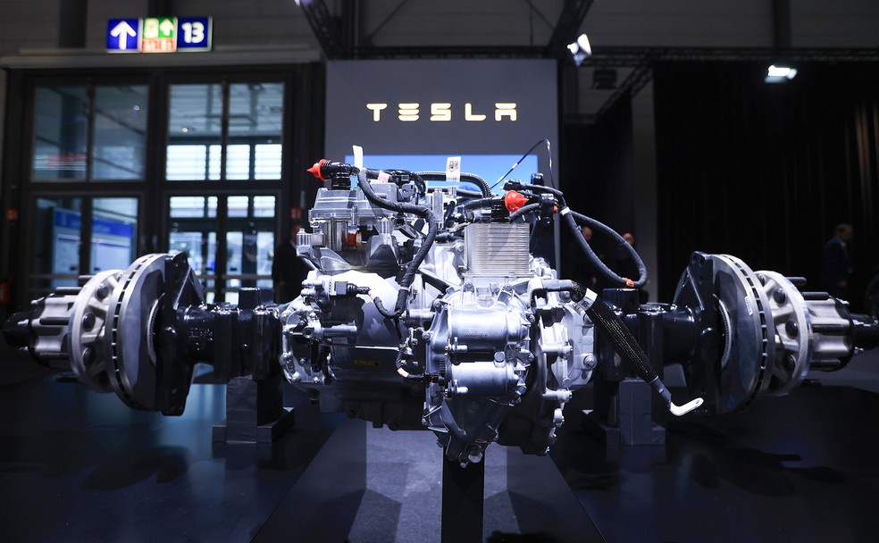 Motores elétricos do Tesla Semi ficam no eixo traseiro — Foto: Getty Images