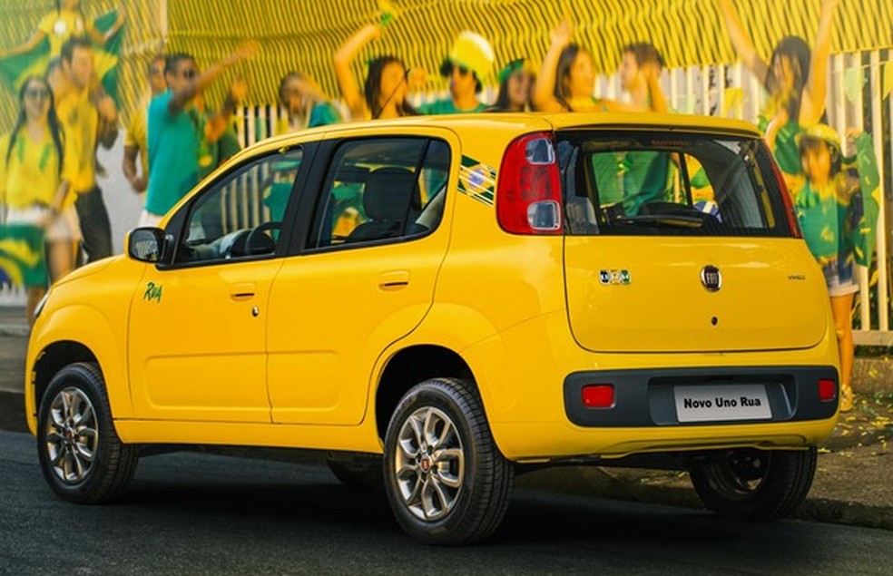 Pegando carona na Copa do Mundo, Fiat lança edição especial do Uno