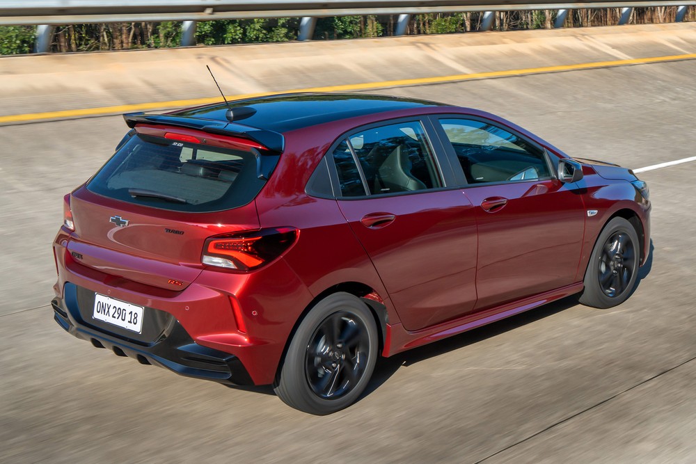 chevrolet-2026-onix-rs-traseira-dinamica.jpg