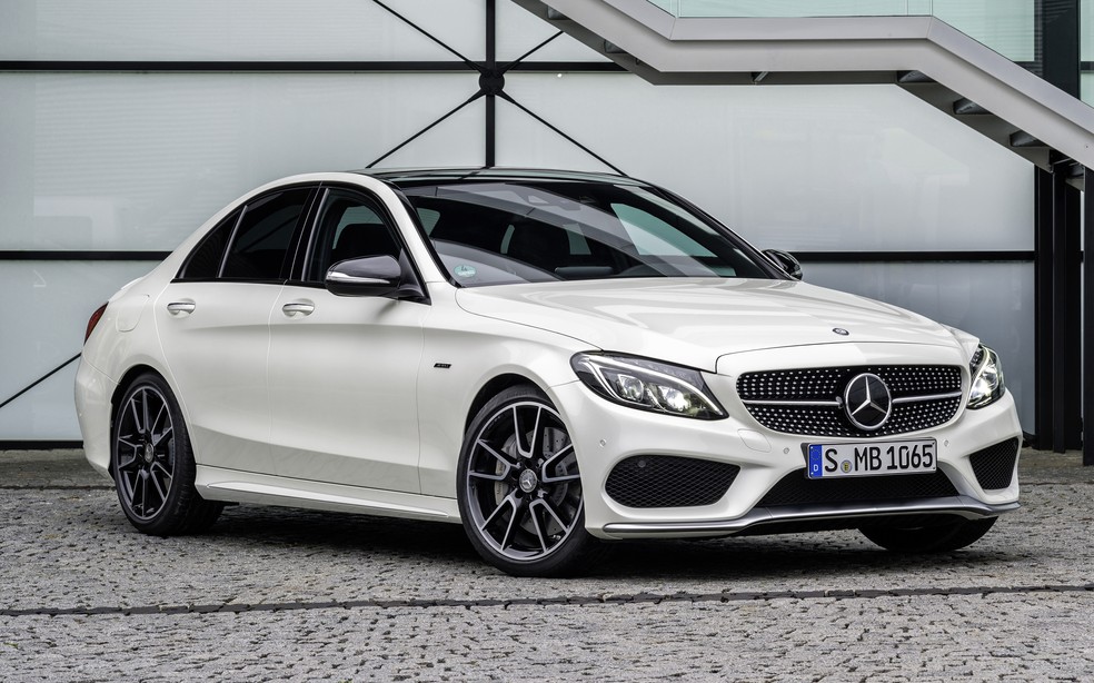 Mercedes-Benz C 450 AMG — Foto: Divulgação
