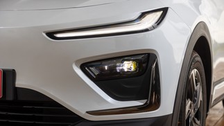 Neta X Detalhe Farol — Foto: Renato Durães/Auto News Brasil