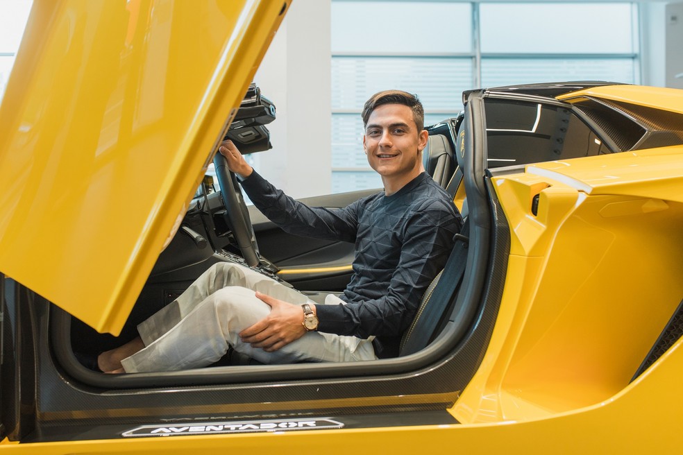 A velocidade máxima do superesportivo é de nada menos do que 350 km/h — Foto: Divulgação