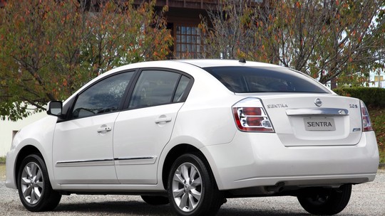 4 carros usados acessíveis da Nissan por menos de R$ 30 mil