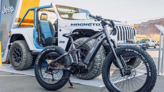 Bicicleta elétrica aventureira da Jeep tem autonomia de 71 km, mas custa quase R$ 40 mil
