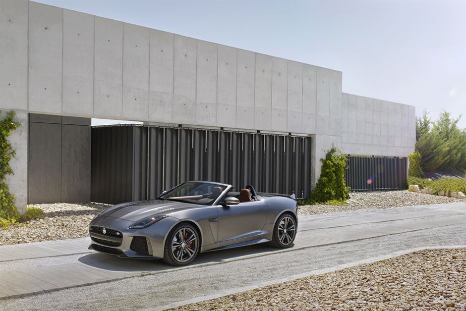 Jaguar F-Type SVR conversível tem velocidade máxima de 314 km/h