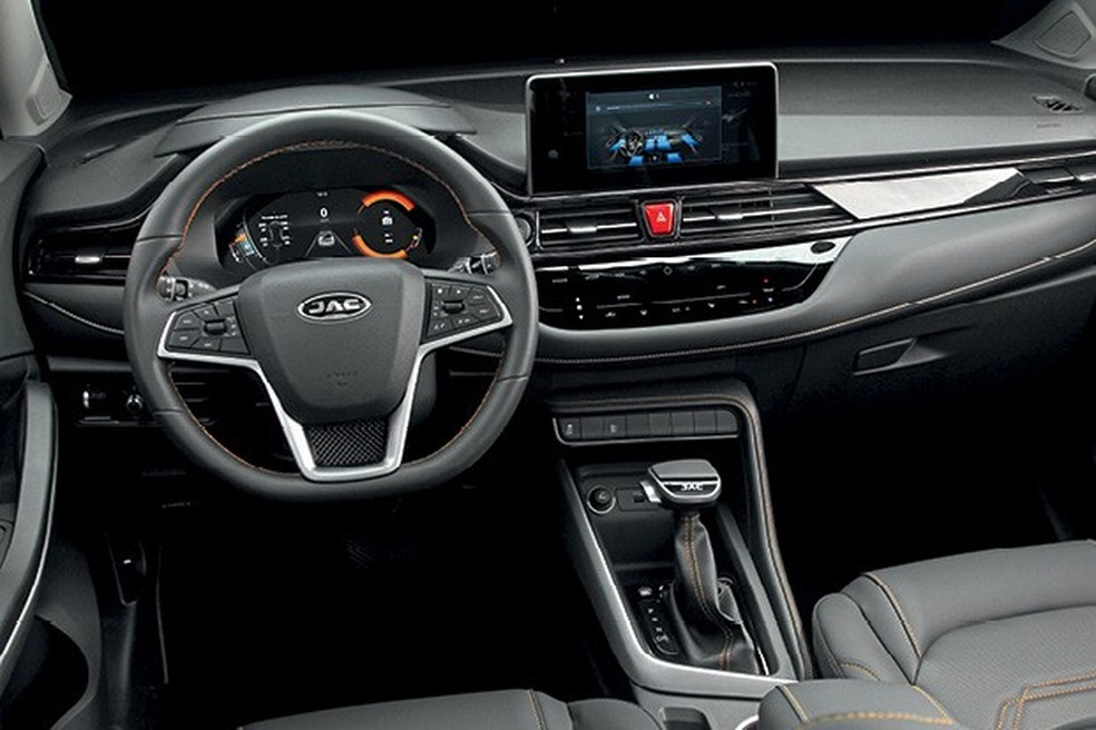 O interior traz linhas modernas, mas deve materiais de acabamento mais sofisticados (Foto: Divulgação) — Foto: Auto Esporte