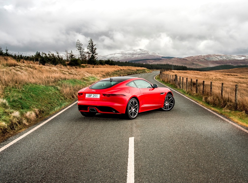 Jaguar F-Type 2.0 — Foto: Divulgação