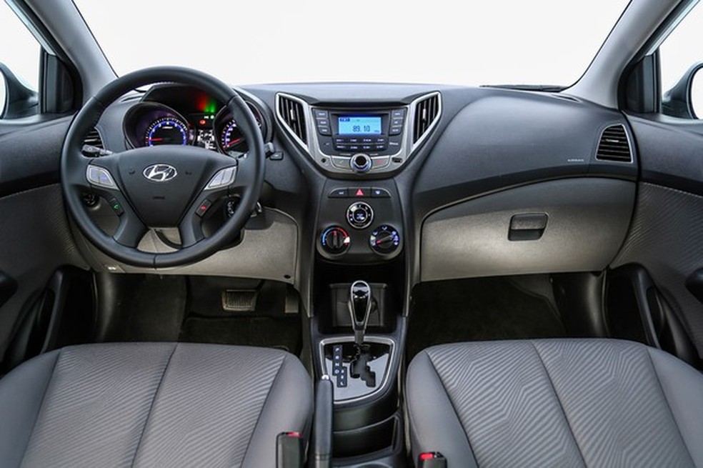 Hyundai HB20S automático (Foto: Rafael Munhoz) — Foto: Auto Esporte