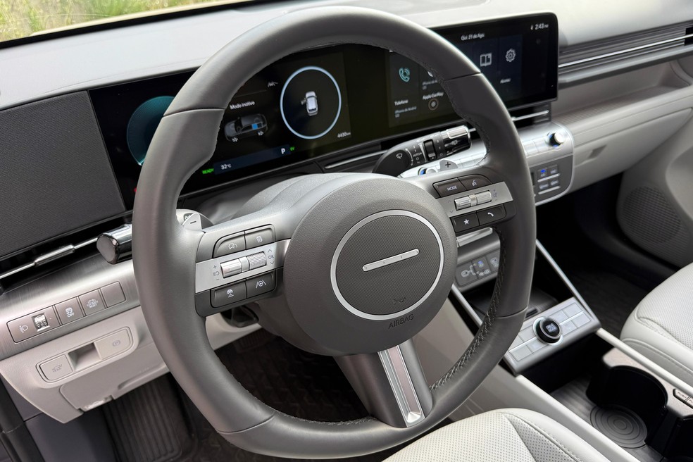 Hyundai Kona serve de base para o design do interior do novo HB20 — Foto: Marcus Celestino/Auto News Brasil