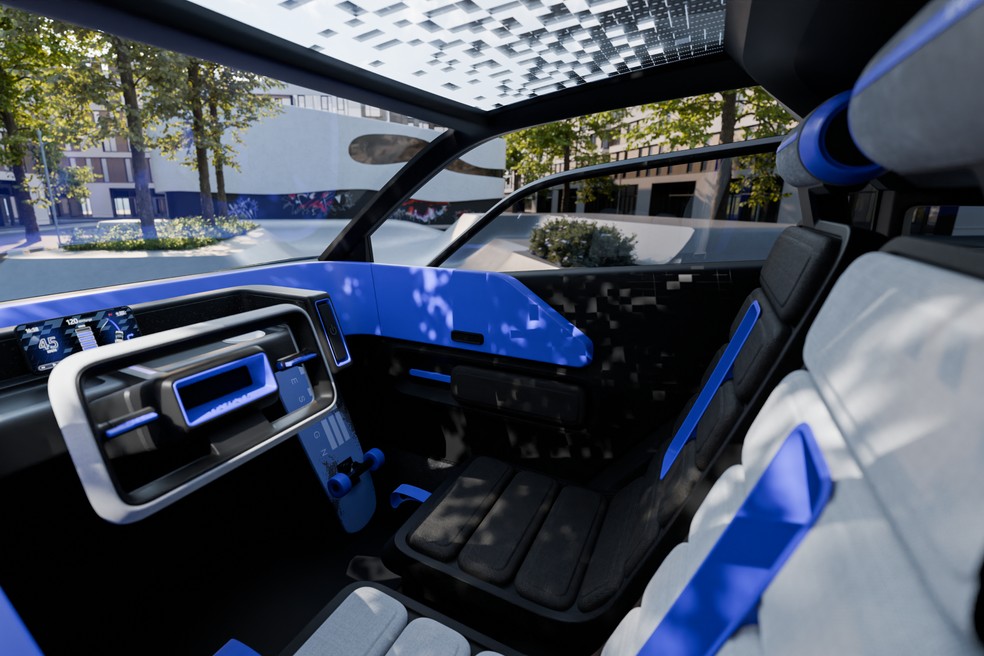 O novo minicarro da Toyota tem apenas dois lugares e volante em formato retangular — Foto: Divulgação Toyota