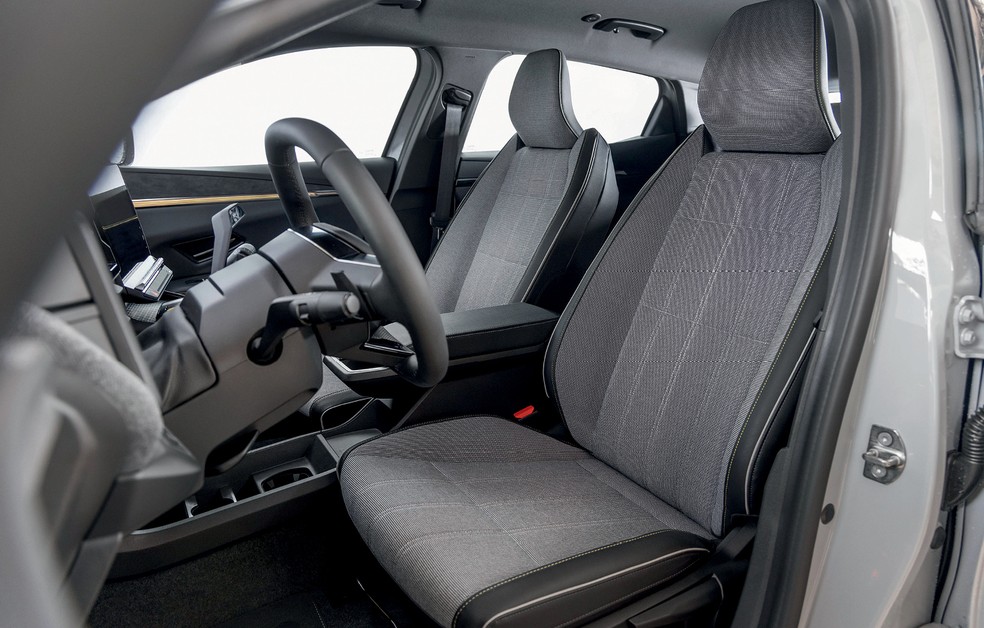 Interior do Renault Megane E-Tech tem materiais reciclados — Foto: Divulgação