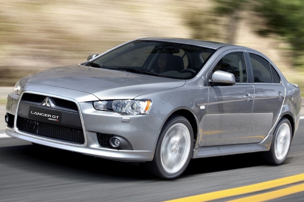 O Mitsubishi Lancer GT tem consumo de 10,9 km/l e 12,6 km/l com gasolina — Foto: Divulgação/Mitsubishi