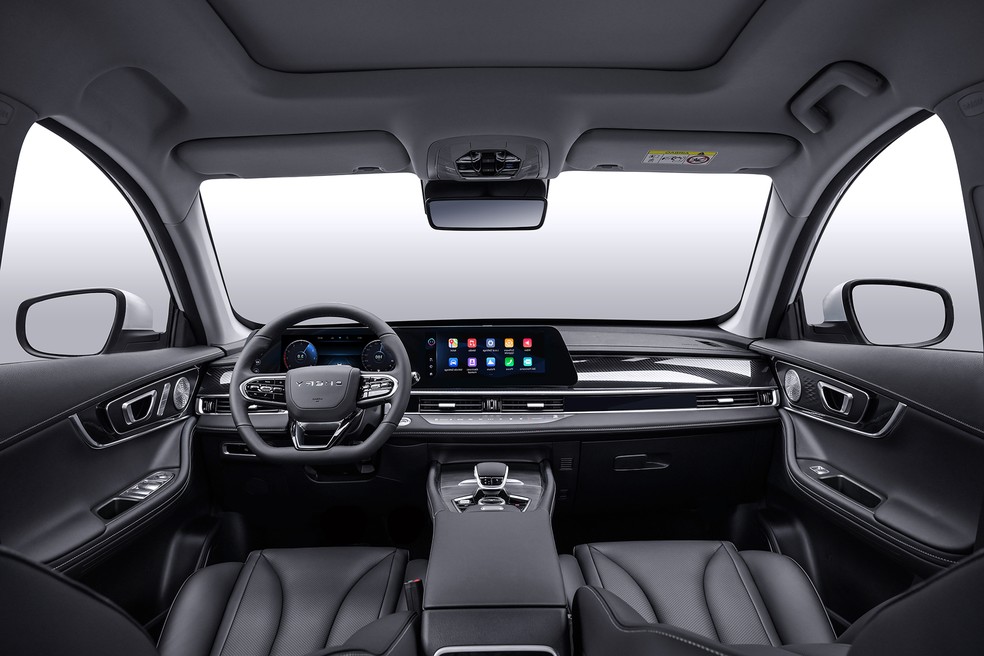 Painel do Caoa Chery Tiggo 7 PHEV em outros mercados — Foto: Divulgação/Chery
