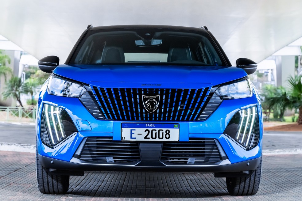 Peugeot e-2008 teve ganhos em potência e autonomia — Foto: Divulgação/Peugeot
