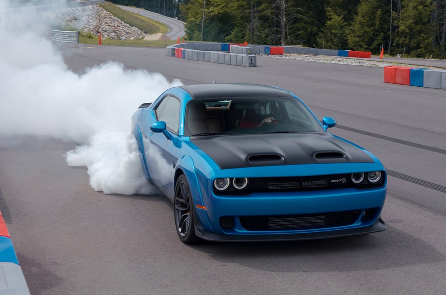 Dodge Challenger 2020 Dianteira Movimento Burnout