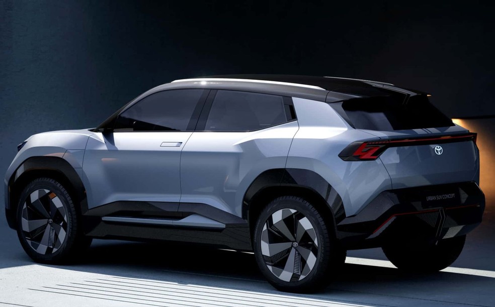 Toyota Urban SUV tem lanterna gigante — Foto: Divulgação