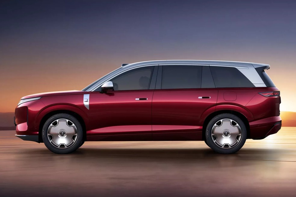 BYD Great Tang impressiona pelo porte e entre-eixos de 3,13 metros � Foto: Divulga��o