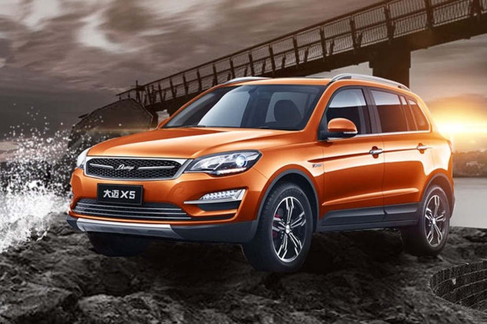 Zotye X5 adotou faróis diferentes dos usados pelo Tiguan para disfarçar (Foto: Reprodução) — Foto: Auto Esporte