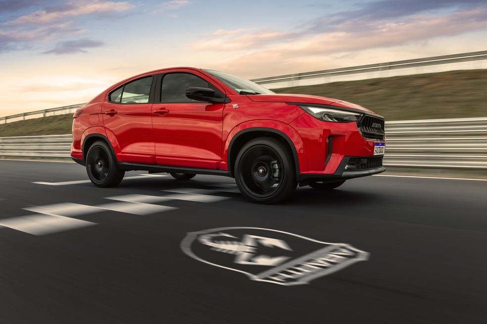 Fiat Fastback Abarth 2026 ficou R$ 6 mil mais caro — Foto: Divulgação