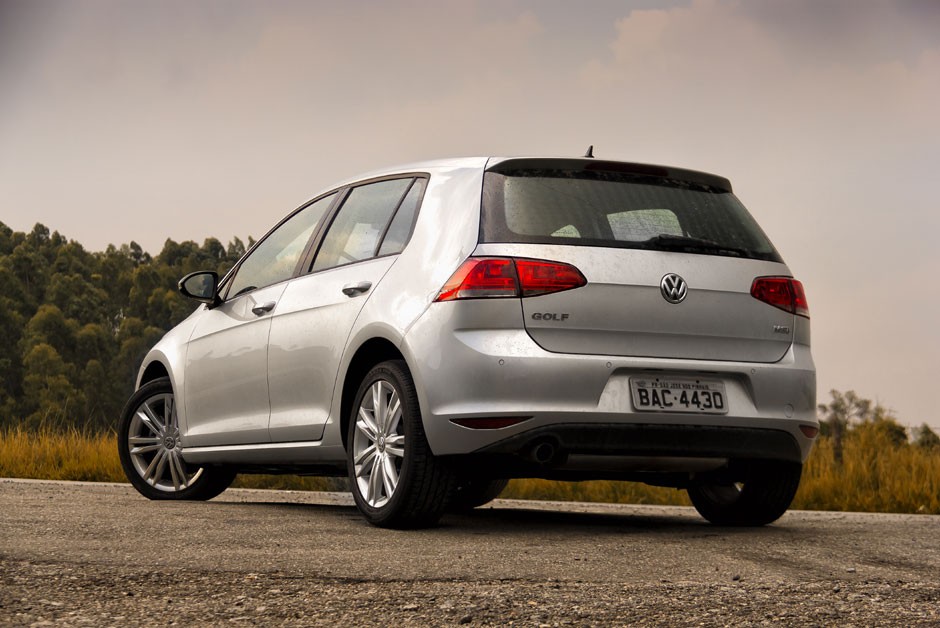 Traseira do Volkswagen Golf 1.6 nacional
