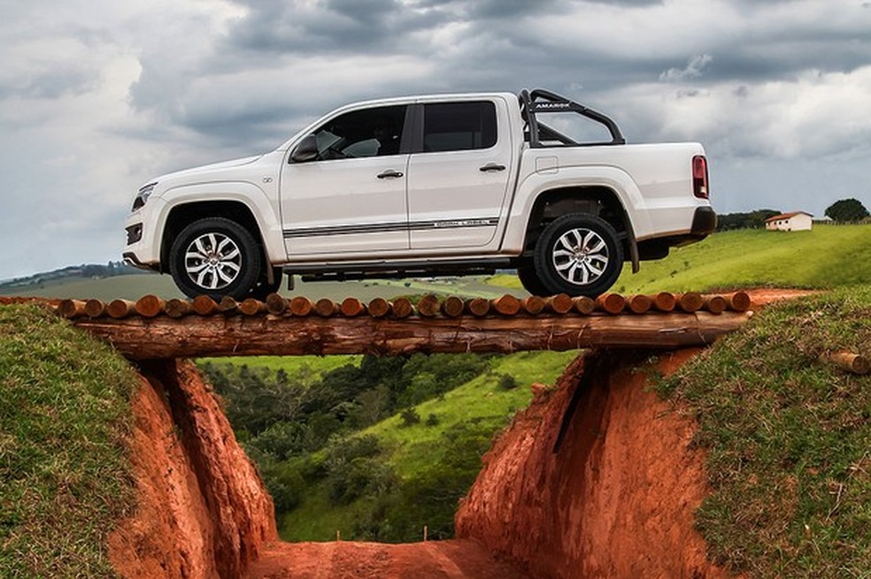 Volkswagen Amarok Dark Label 2015 (Foto: Divulgação) — Foto: Auto Esporte
