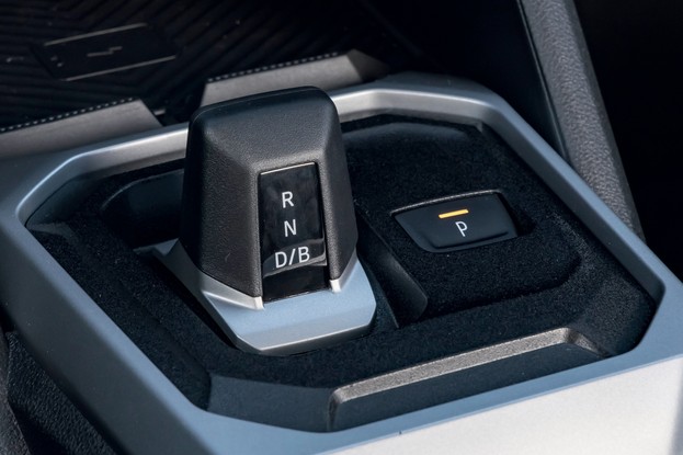 Dacia Duster Hybrid 140 - câmbio