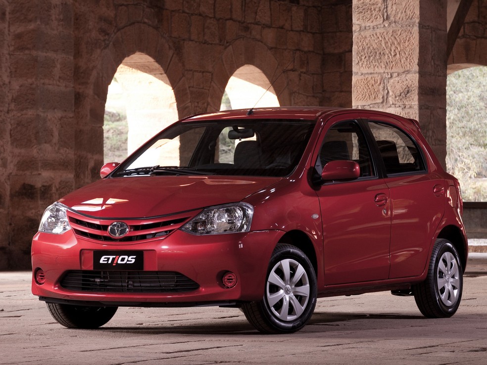 Toyota Etios tinha boa dirigibilidade, mas era bem feio — Foto: Divulgação