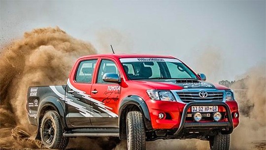Toyota Hilux ganha motor de 455 cavalos na África do Sul